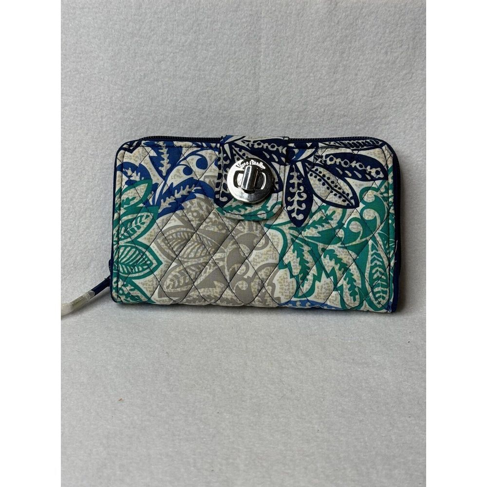 Vera Bradley Turn lock Wallet Santiago Quilted Clutch Organizer Never Used-notes